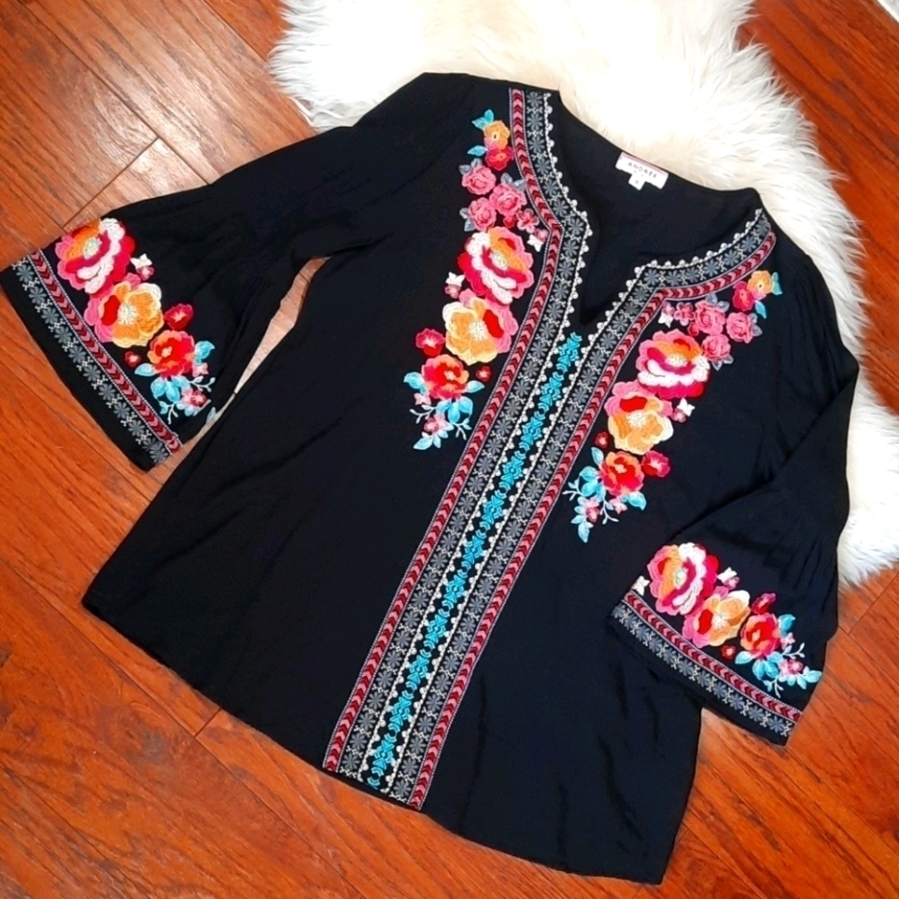 Andree Boho Chic Belle Sleeve Embroidered Blouse - Picture 1 of 6